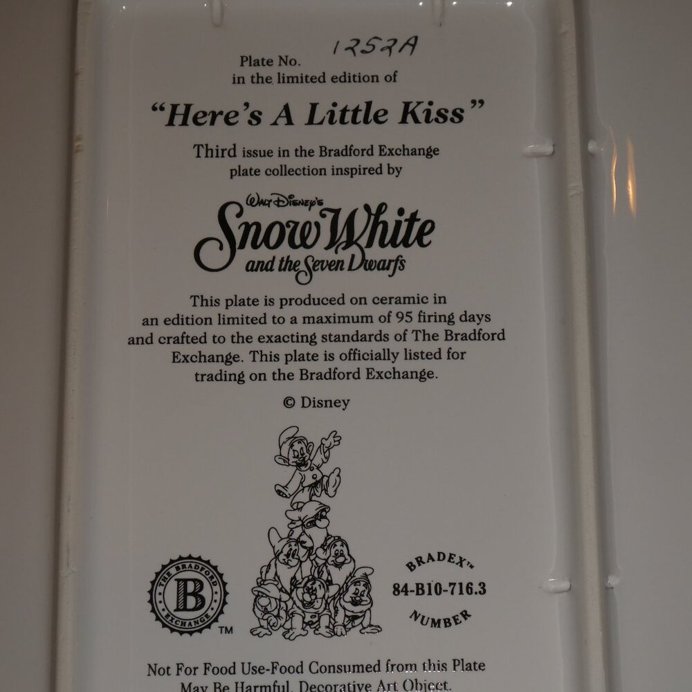 SALE - Snow White and the Seven Dwarfs “Here’s A Little Kiss” Collector’s Plate - Picture 3 of 6